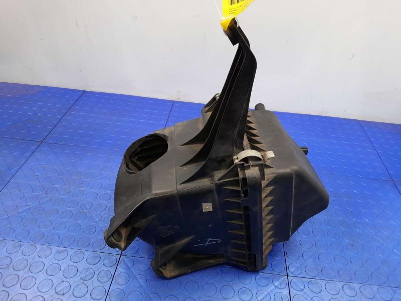 2009-2020 Dodge Journey 2.4L 3.5L Engine Air Cleaner Box Assembly OEM 68060812AA