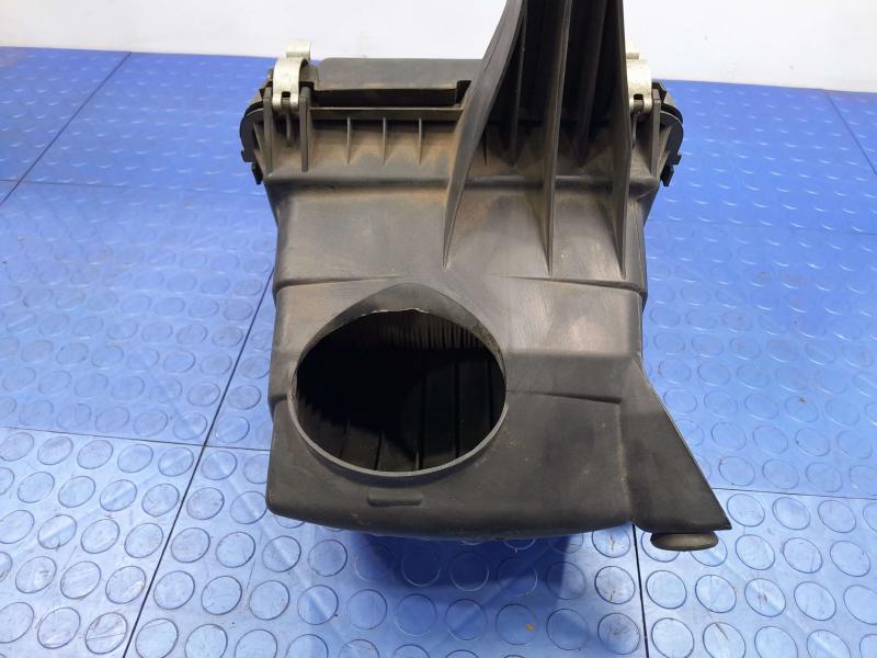 2009-2020 Dodge Journey 2.4L 3.5L Engine Air Cleaner Box Assembly OEM 68060812AA