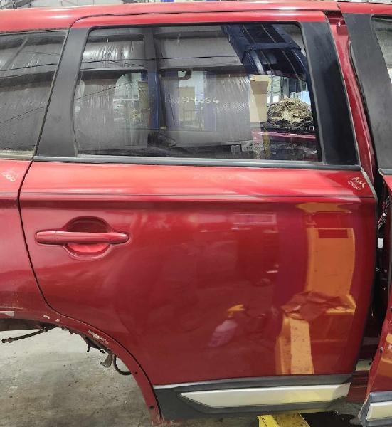 2017 Mitsubishi Outlander Rear Door