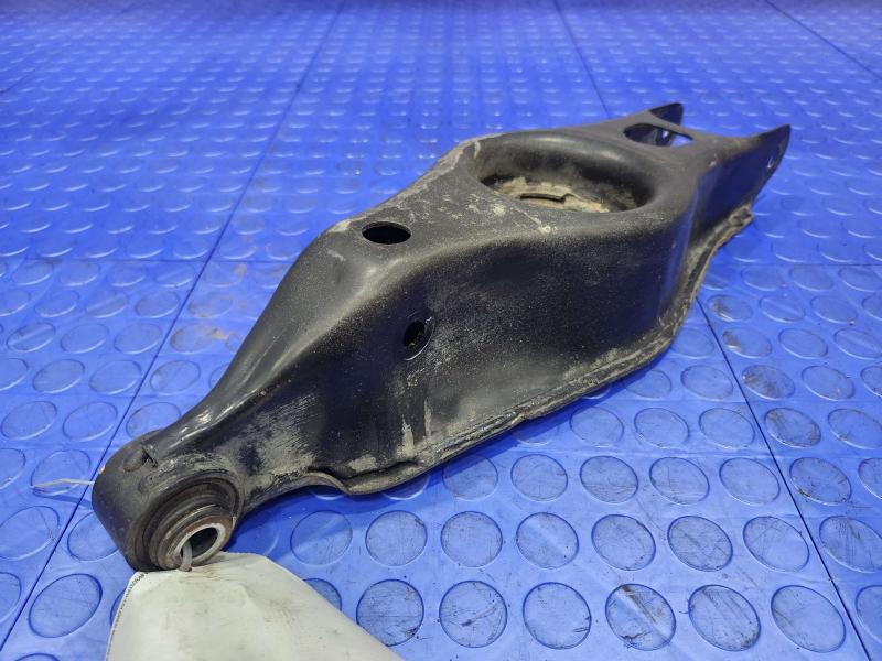 2016 Dodge Challenger Lower Control Arm Rr