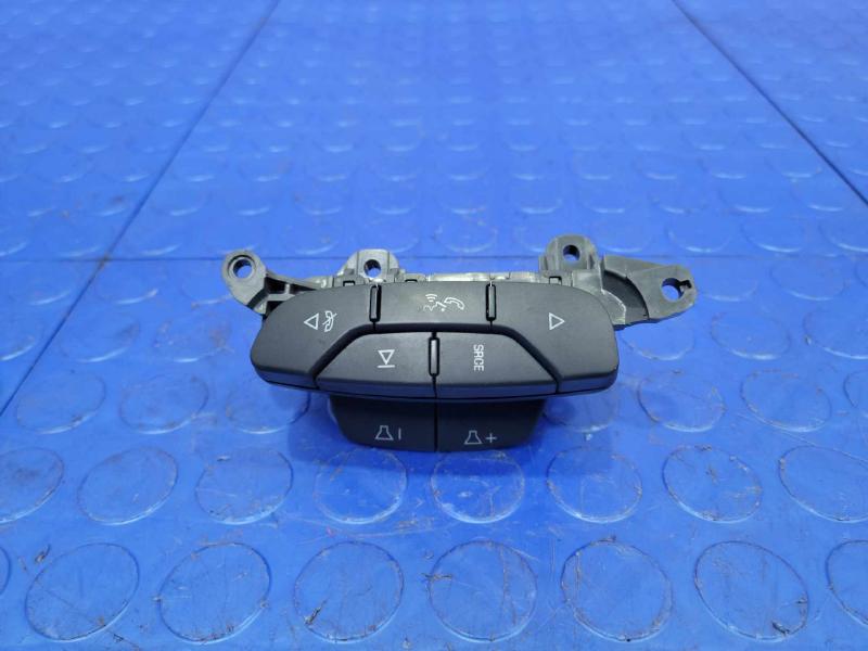 2009-2014 Cadillac Escalade Steering Wheel Radio Bluetooth Switch Black OEM 25851952