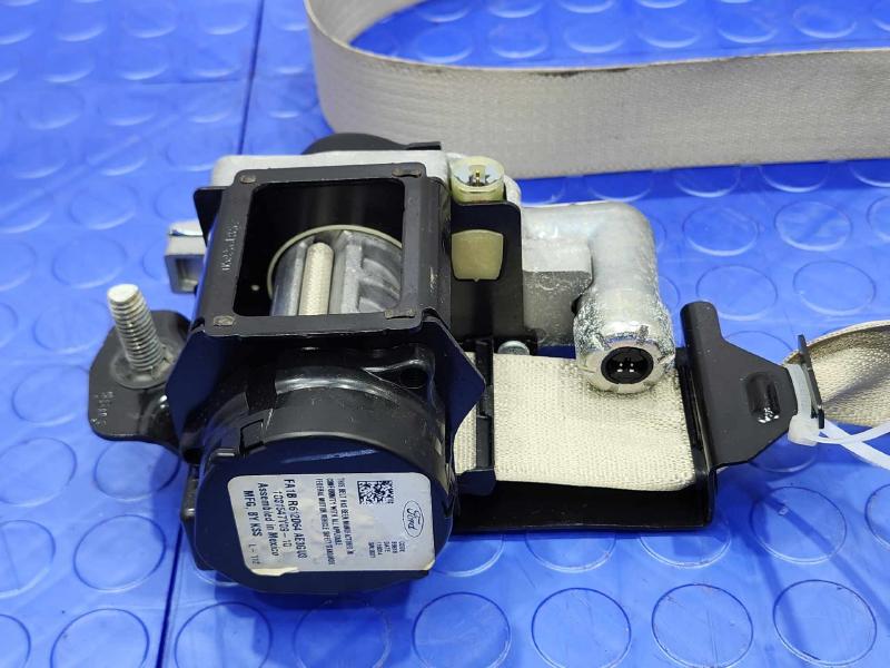 2016 Lincoln MKX Front Seat Belt