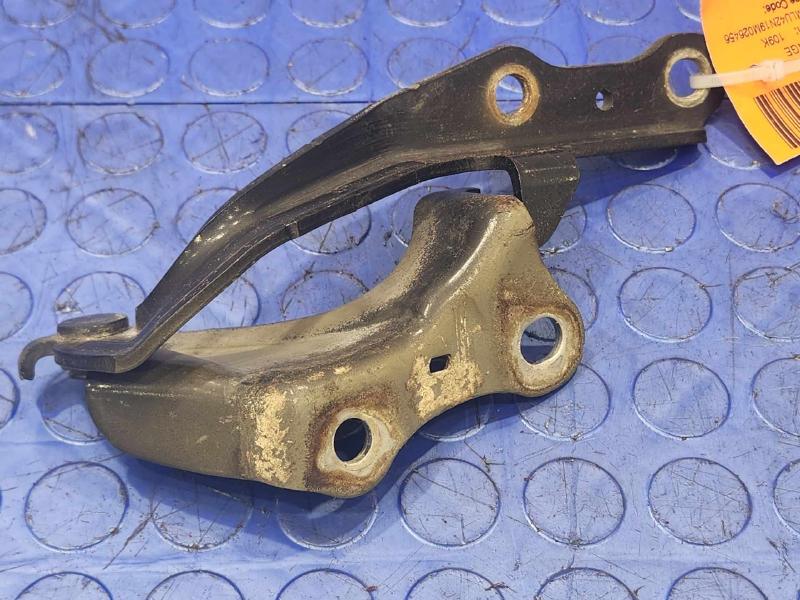2009 Toyota Tacoma Hood Hinge