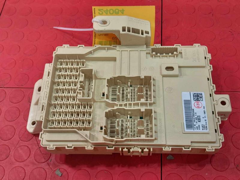 2020-2022 Kia Soul Instrument Junction Box Assembly Genuine OEM 91950K0070