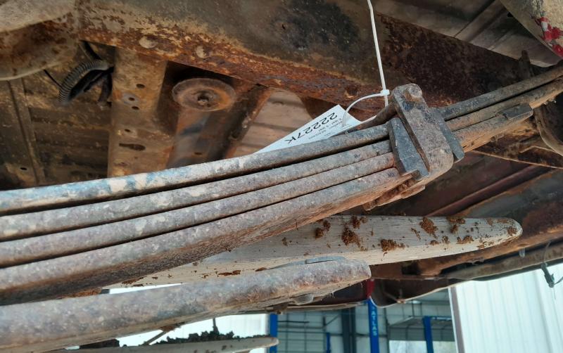 1995 Chevrolet Suburban Leaf Spring Rear