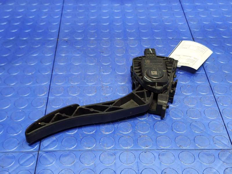 2015 Ford Fusion Pedal Assembly