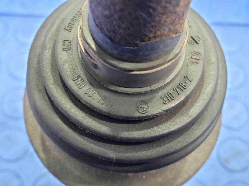 2009 Volkswagen Tiguan Axle Shaft