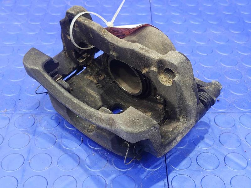 2015 Nissan Rogue Caliper