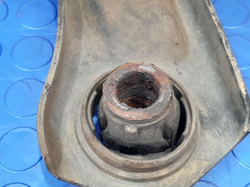2014-2019 Nissan Versa Front Lower Control Arm RH Passenger Side OEM 545009KS1D
