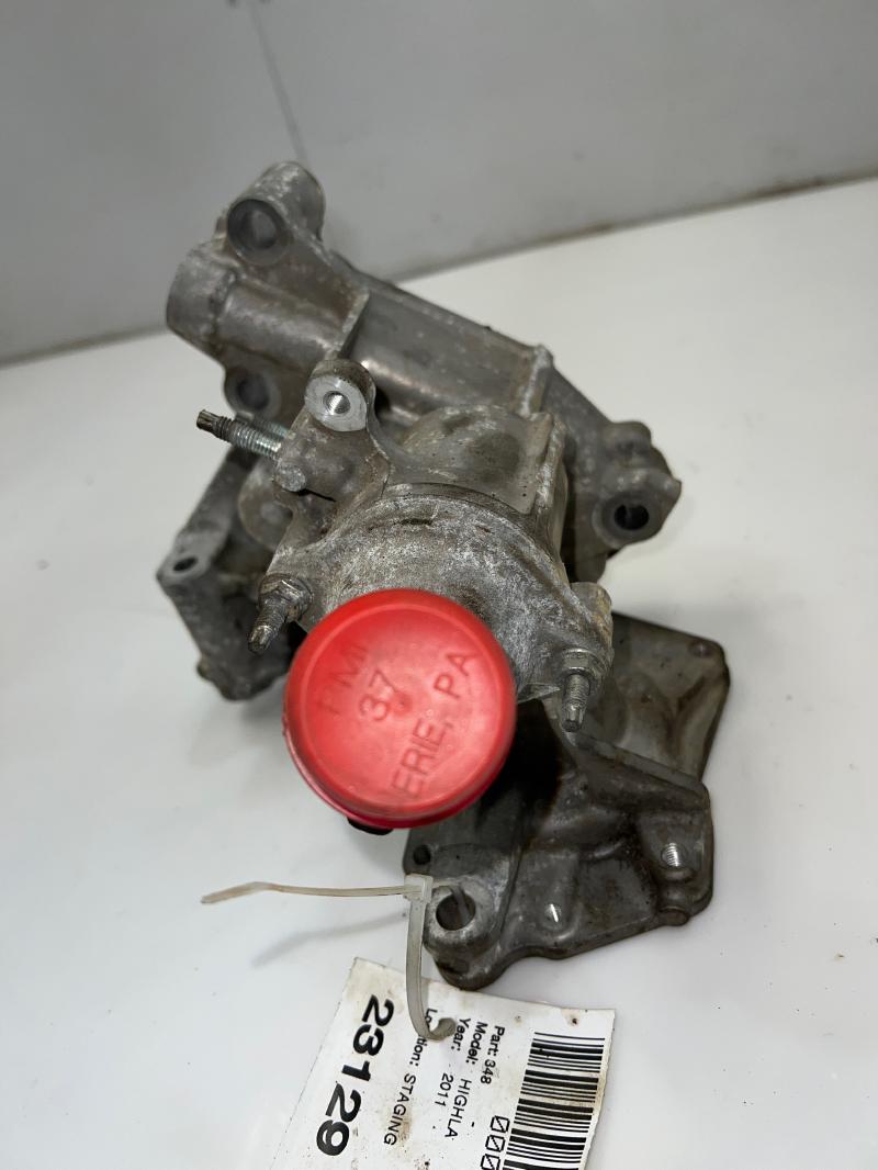 2011 Toyota Highlander Thermostat Housing