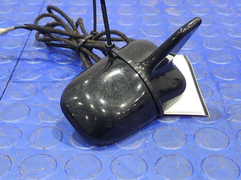 2011 Maserati Quattroporte Antenna
