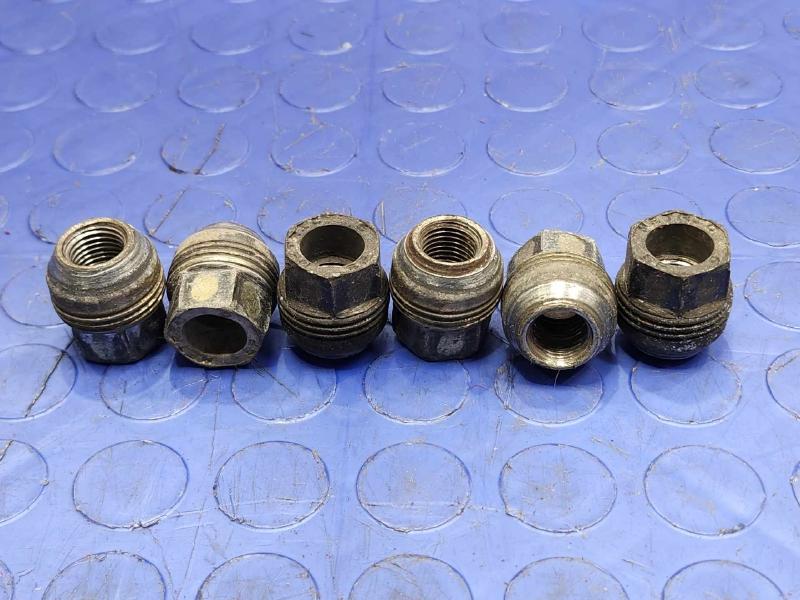 2005 Chevrolet Silverado 1500 Lug Nuts