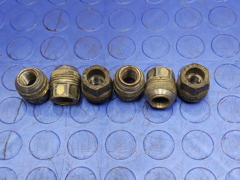 2005 Chevrolet Silverado 1500 Lug Nuts