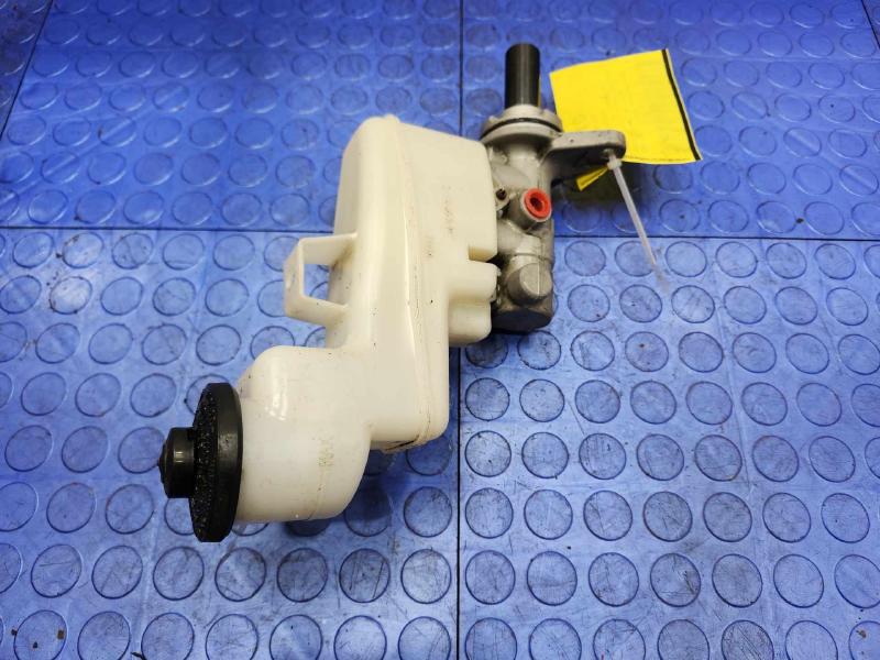 2014-2017 Toyota Camry Brake Master Cylinder Assembly Genuine OEM 4720106443