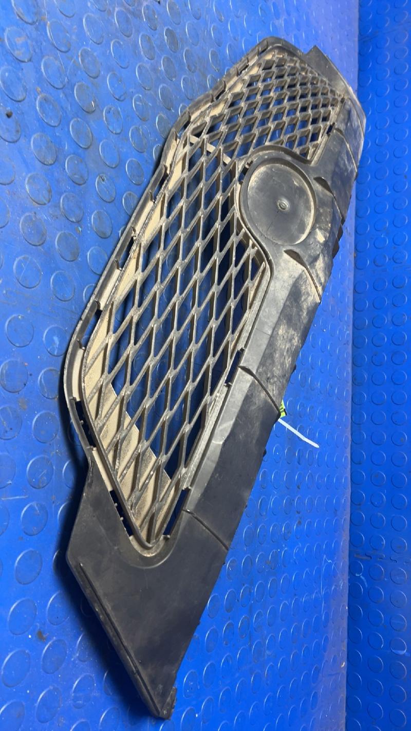 2009 Toyota Corolla Grille