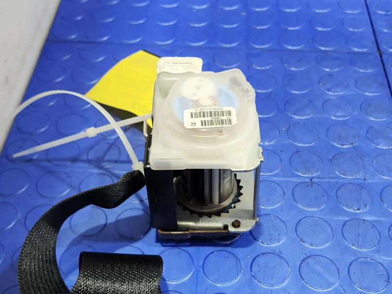 2015 Jeep Grand Cherokee Rear Seat Belt