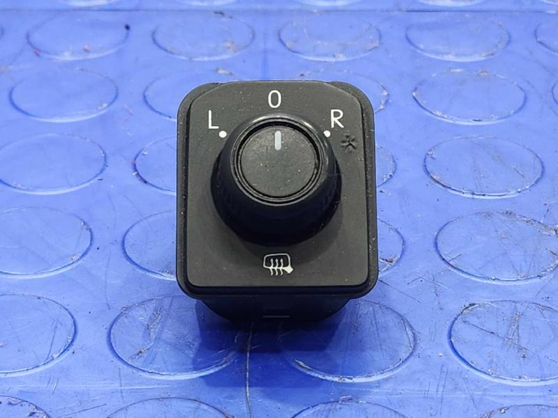 2019 Volkswagen Jetta Door Switch Front