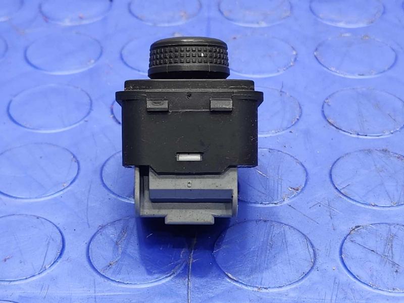2019 Volkswagen Jetta Door Switch Front