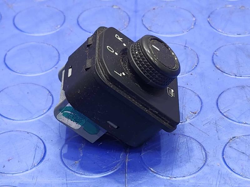 2019 Volkswagen Jetta Door Switch Front