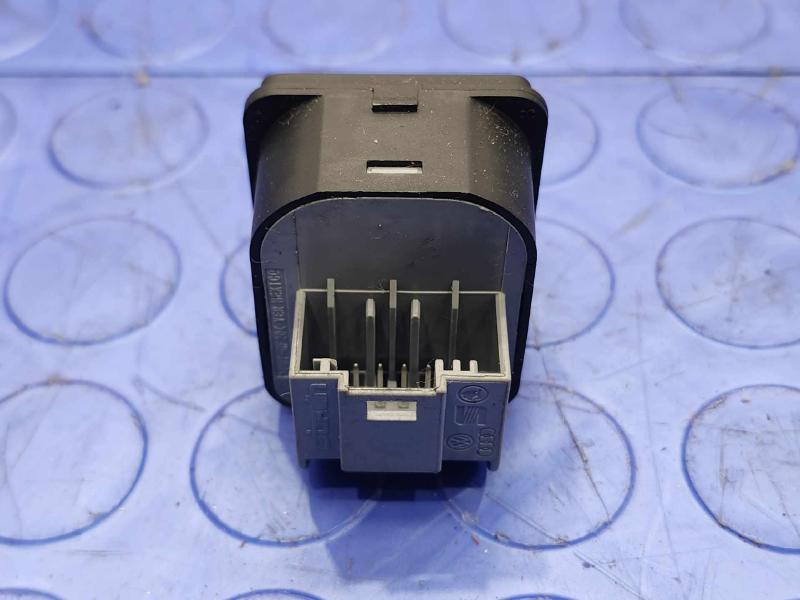 2019 Volkswagen Jetta Door Switch Front