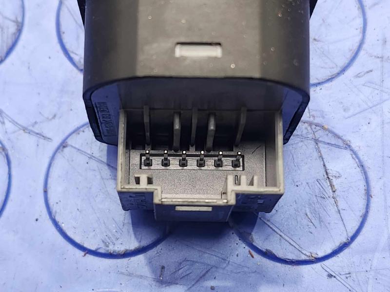 2019 Volkswagen Jetta Door Switch Front