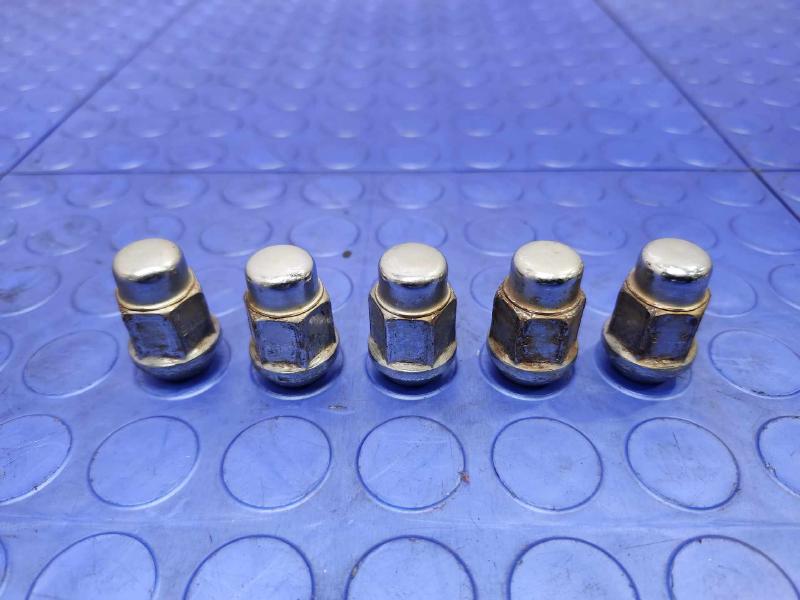 2014 Ford Fusion Lug Nuts