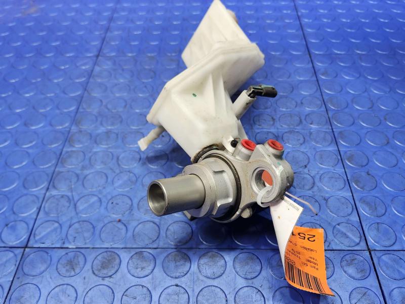 2018-2022 GMC Terrain Brake Master Cylinder Assembly Genuine OEM 84104229