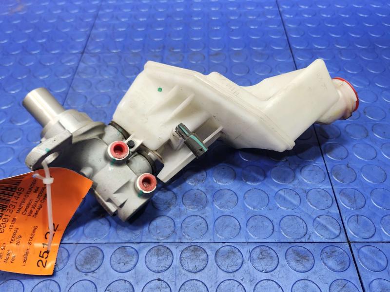 2018-2022 GMC Terrain Brake Master Cylinder Assembly Genuine OEM 84104229