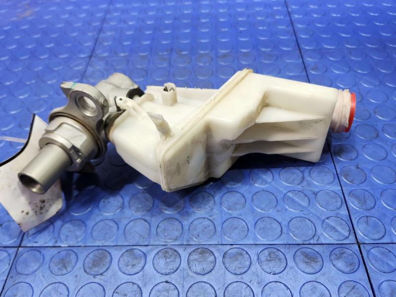 2018-2022 GMC Terrain Brake Master Cylinder Assembly Genuine OEM 84104229
