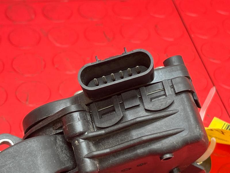 2008 Chevrolet Suburban Pedal Assembly
