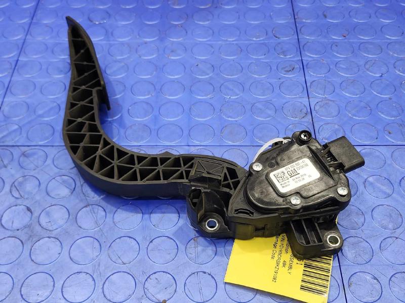 2017-2019 Cadillac XT5 Accelerator Pedal Assembly Genuine OEM Part 23134748