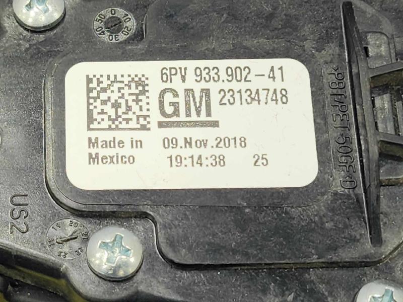 2017-2019 Cadillac XT5 Accelerator Pedal Assembly Genuine OEM Part 23134748