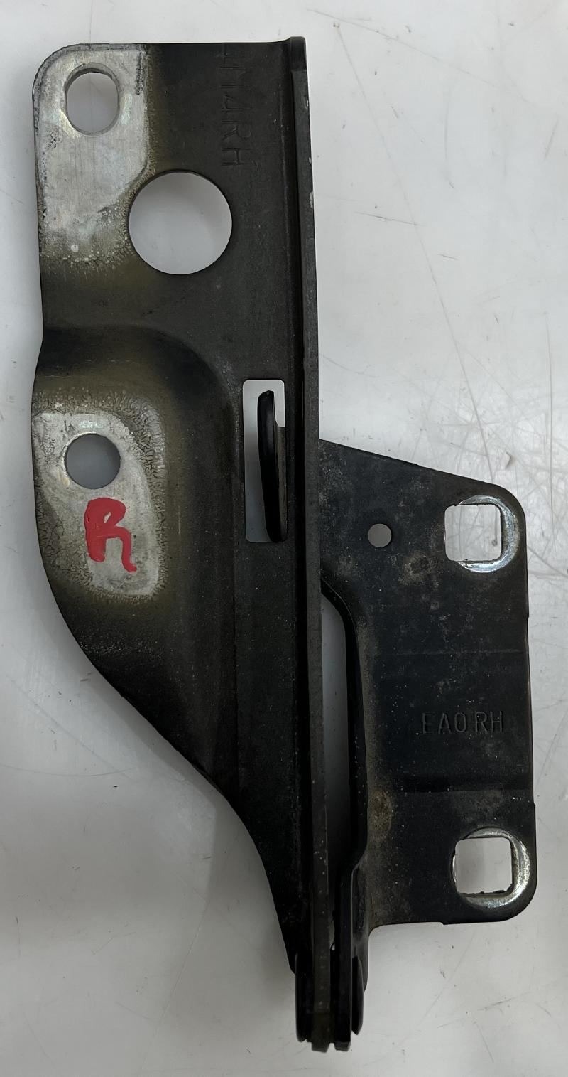 2005 - 2021 Nissan Frontier Hood Hinge RH Passenger Side OEM 65400ZP00A