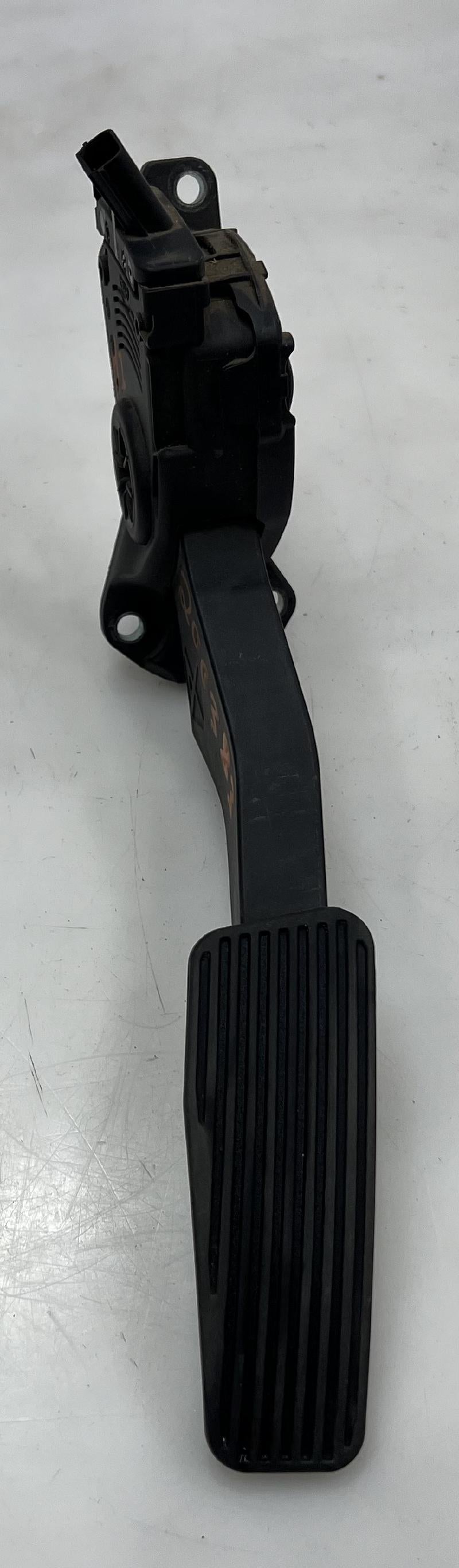 2013 Chrysler Town & Country Pedal Assembly