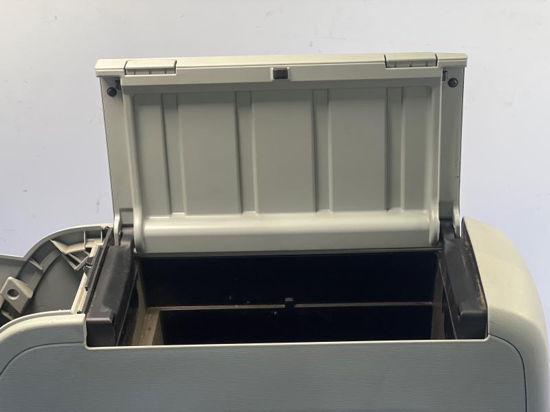 2013 Toyota Prius Front Console