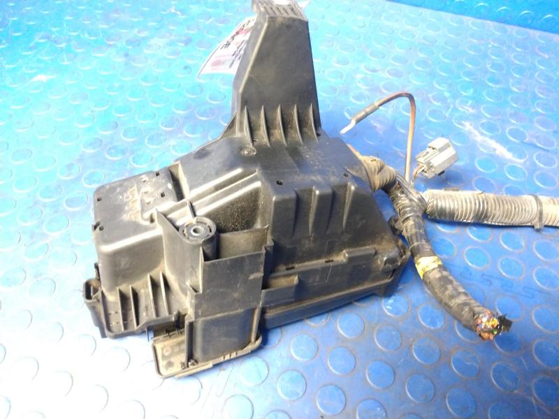 2006 - 2014 Volvo XC90 Fuse Box Assembly Engine Compartment OEM