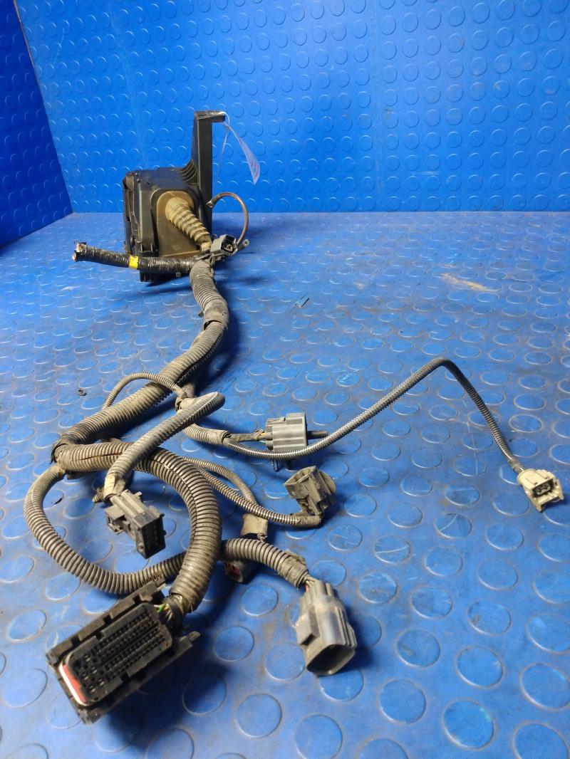 2006 - 2014 Volvo XC90 Fuse Box Assembly Engine Compartment OEM