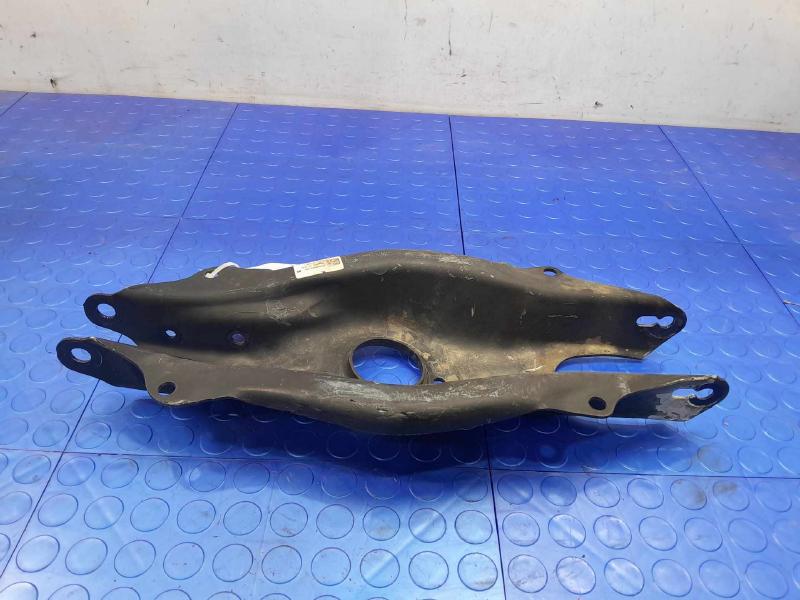 2017 Mercedes C-Class Lower Control Arm Rr