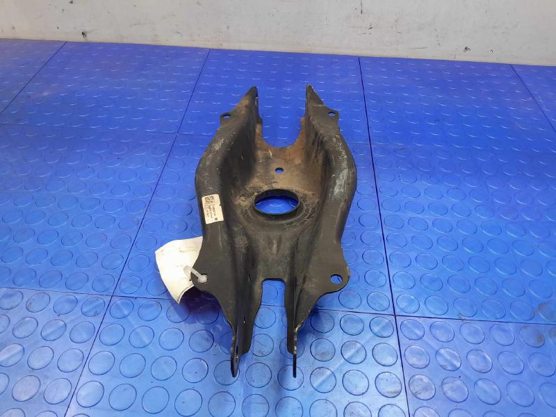 2017 Mercedes C-Class Lower Control Arm Rr
