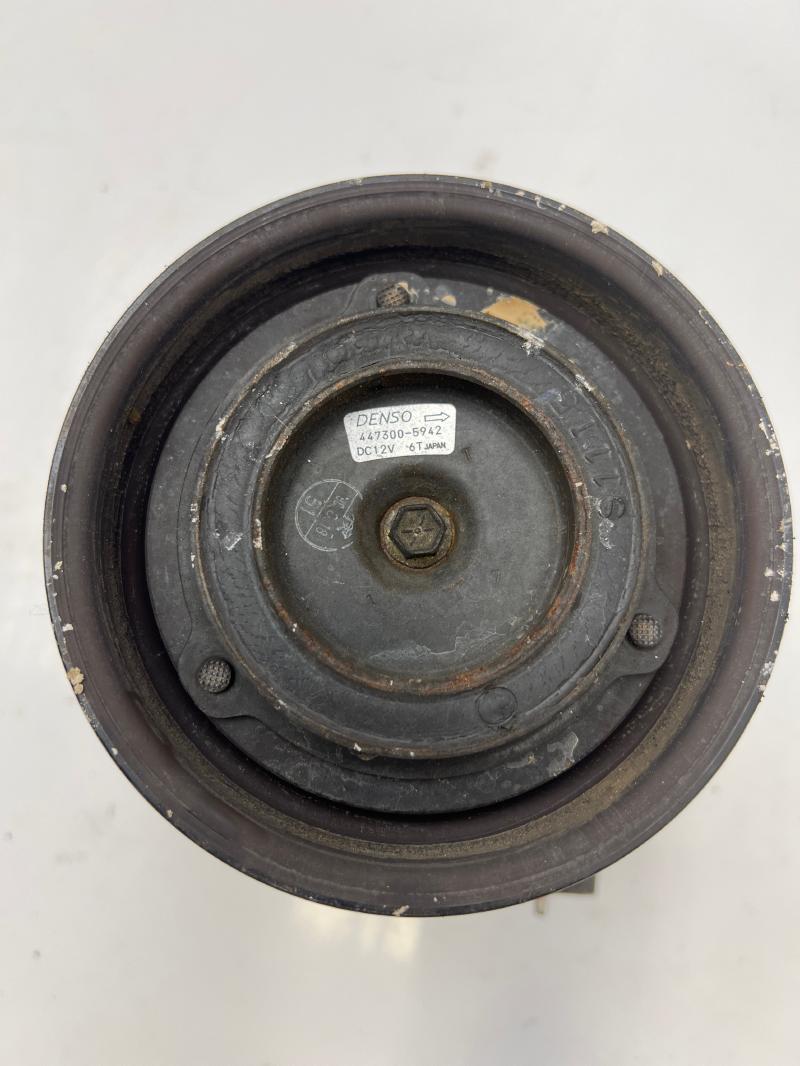 1997 - 2001 Toyota Camry 2.2L AC Compressor Assembly OEM 8832033100