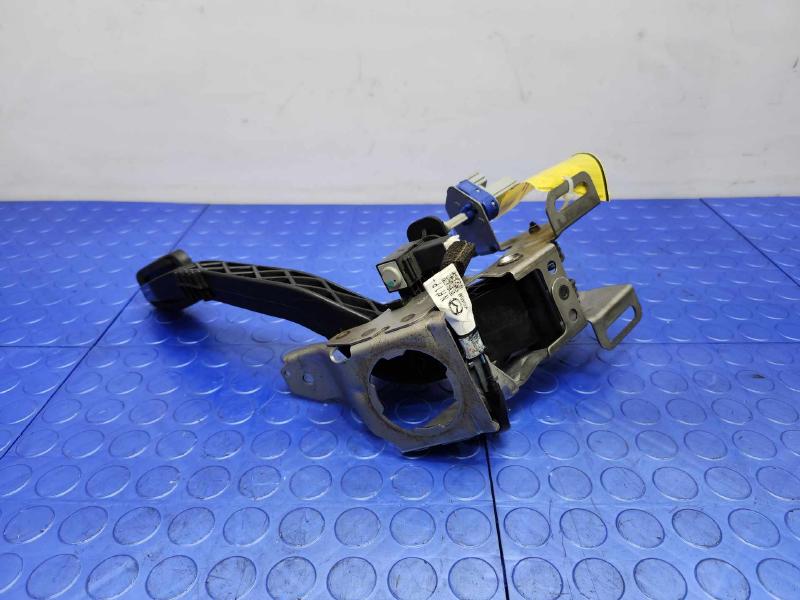 2016-2017 Mazda Miata Clutch Pedal Assembly Genuine OEM NA1J-41-300
