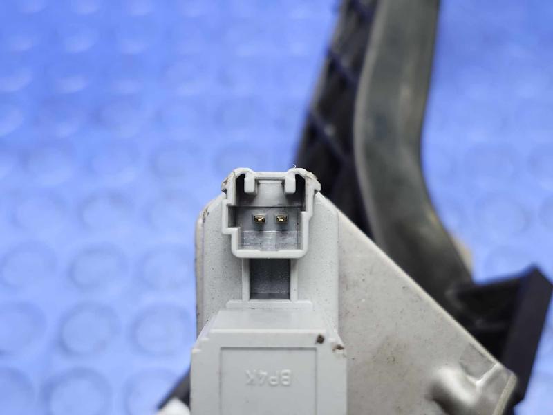 2016-2017 Mazda Miata Clutch Pedal Assembly Genuine OEM NA1J-41-300