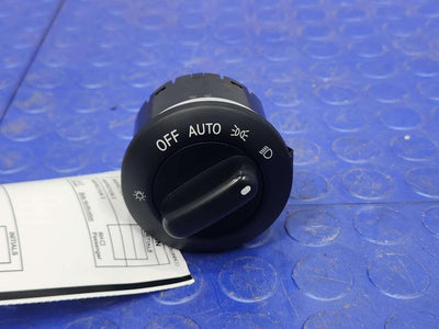 2017-2021 Nissan Titan Automatic Headlight Control Switch OEM 25542-EZ00A