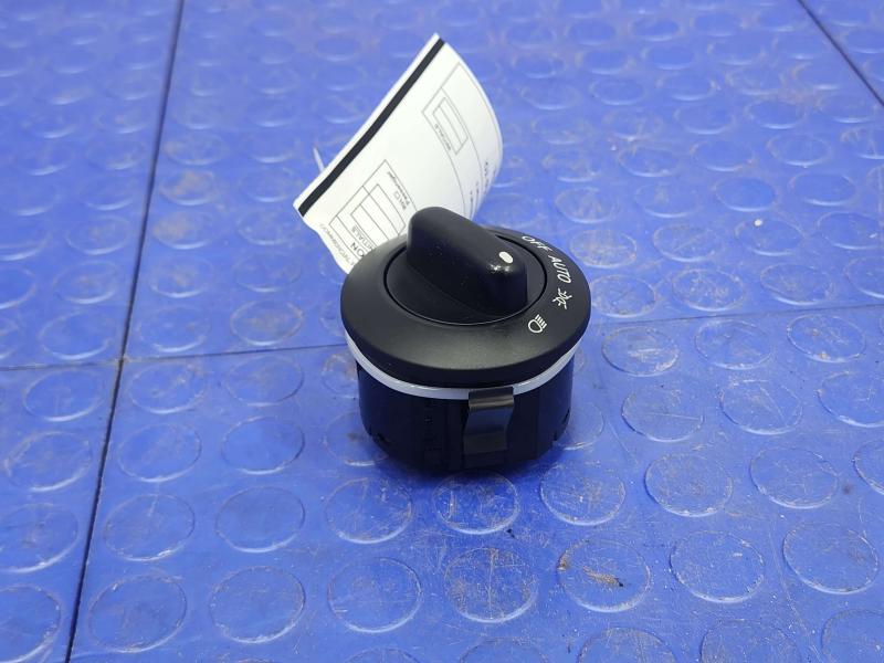 2017-2021 Nissan Titan Automatic Headlight Control Switch OEM 25542-EZ00A