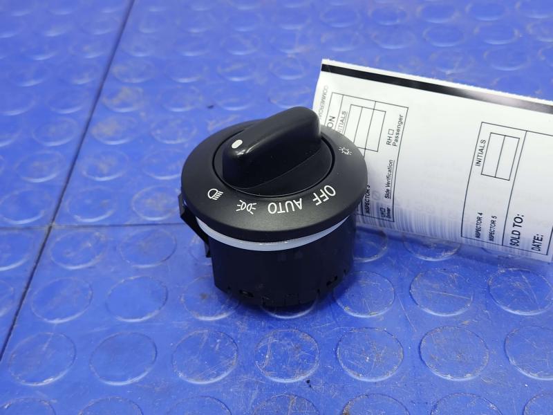 2017-2021 Nissan Titan Automatic Headlight Control Switch OEM 25542-EZ00A