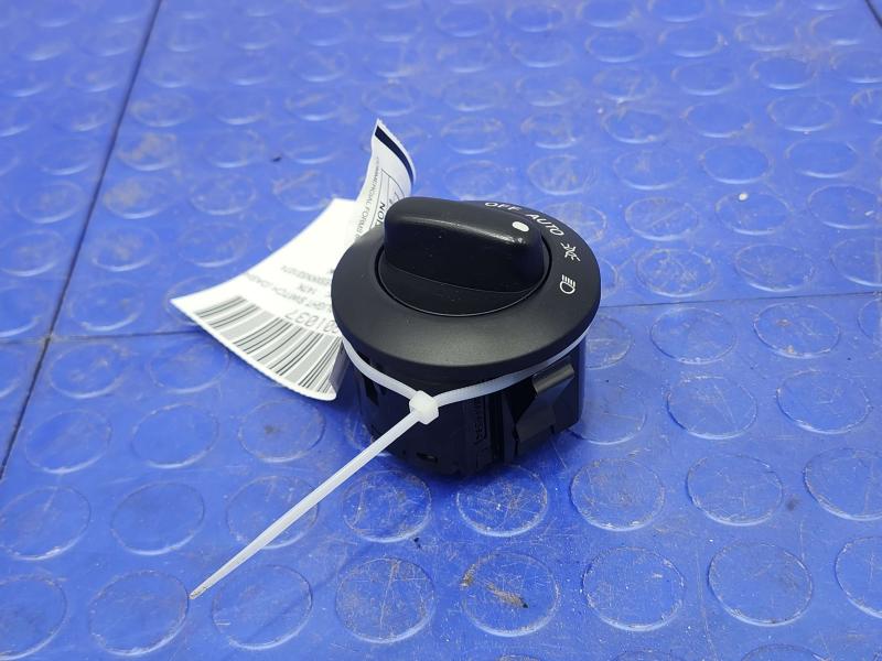 2017-2021 Nissan Titan Automatic Headlight Control Switch OEM 25542-EZ00A