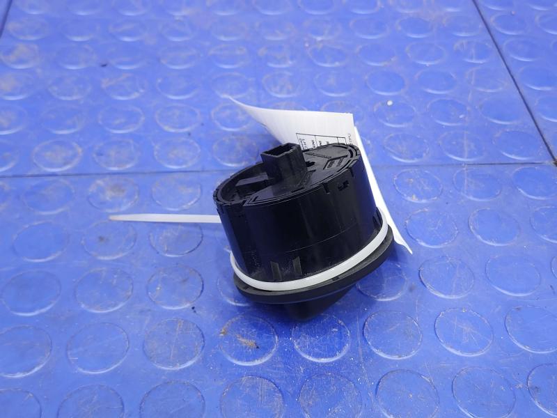 2017-2021 Nissan Titan Automatic Headlight Control Switch OEM 25542-EZ00A