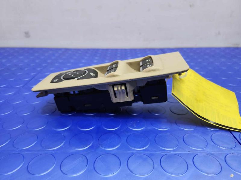 2013 Ford Taurus Door Switch Front
