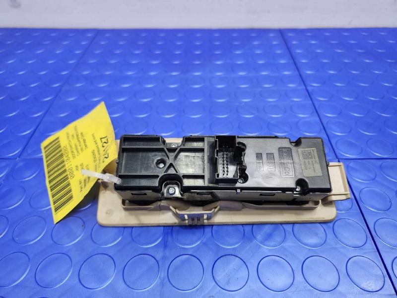 2013 Ford Taurus Door Switch Front