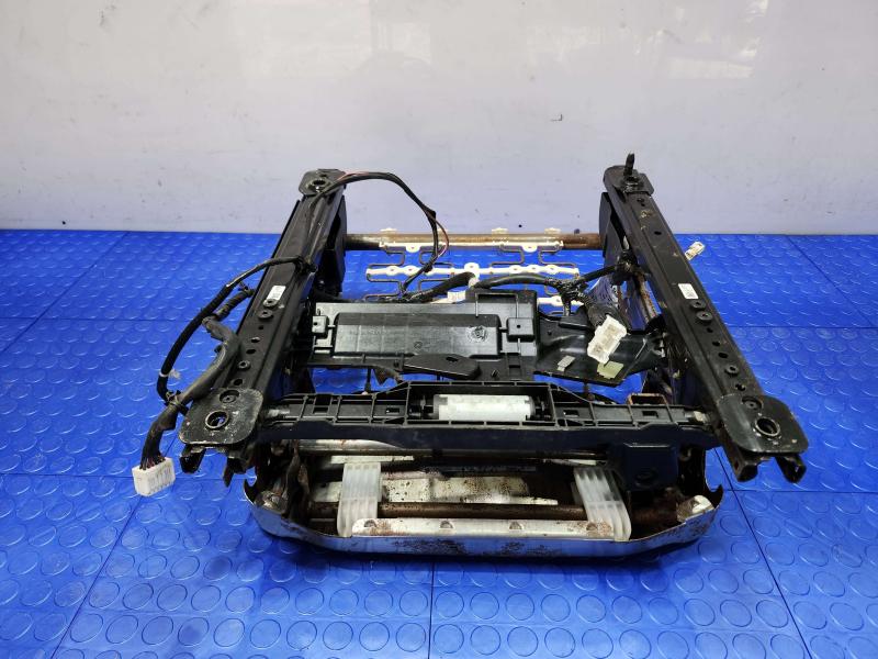 2022 Nissan Altima Seat Track